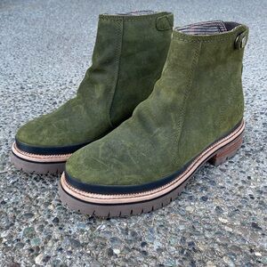 ARIAT Leighton Waterproof Boots Olive Night Women’s 7.5 (fit like size 8) NWOT
